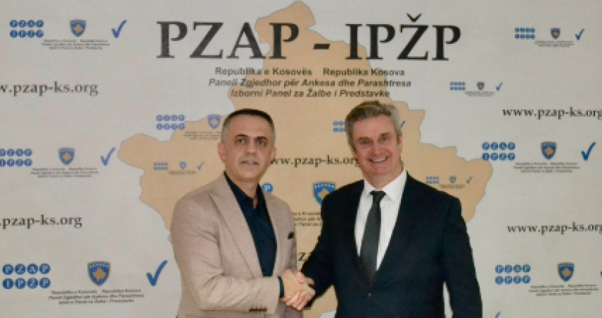 Ambasadori britanik: PZAP nuk duhet t’i nënshtrohet presionit e sulmeve politike