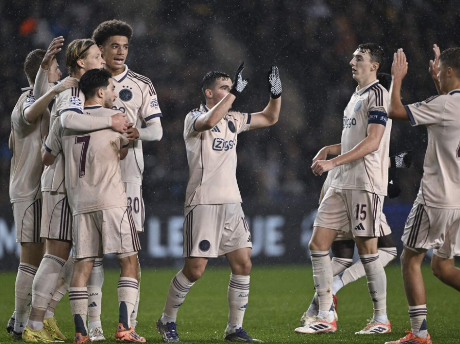 Ajax-i triumfon 4-2 në fushën e Qarabag, merr fitoren e parë në Champions