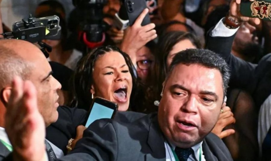 Parlamenti i Brazilit në kaos, konservatorët synojnë projektligjin që zbut dënimin e ish- presidentit Bolsonaro 