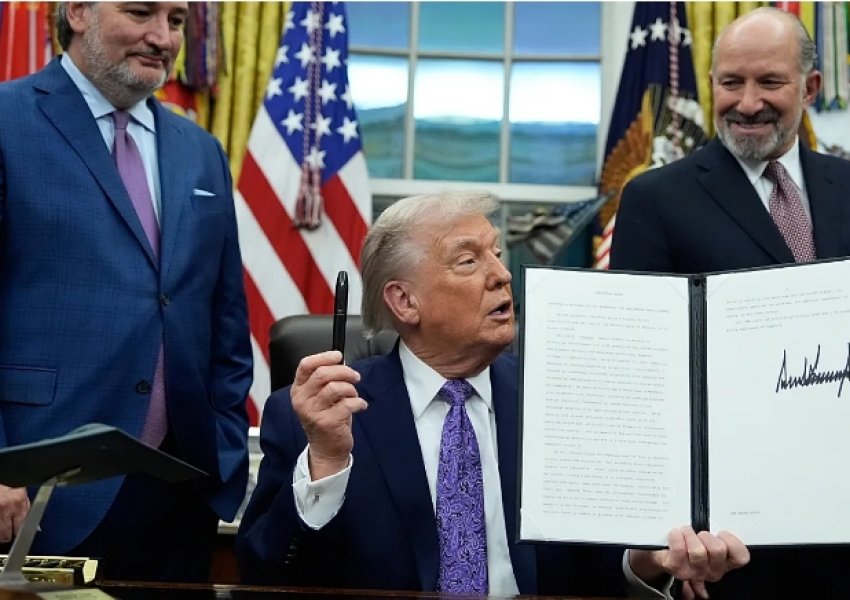 Trump nënshkruan urdhër ekzekutiv për të bllokuar shtetet amerikane që zbatojnë rregulloret e tyre të inteligjencës artificiale