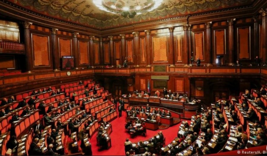 Greva e përgjithshme paralizon Italinë: protesta masive kundër Ligjit të Buxhetit