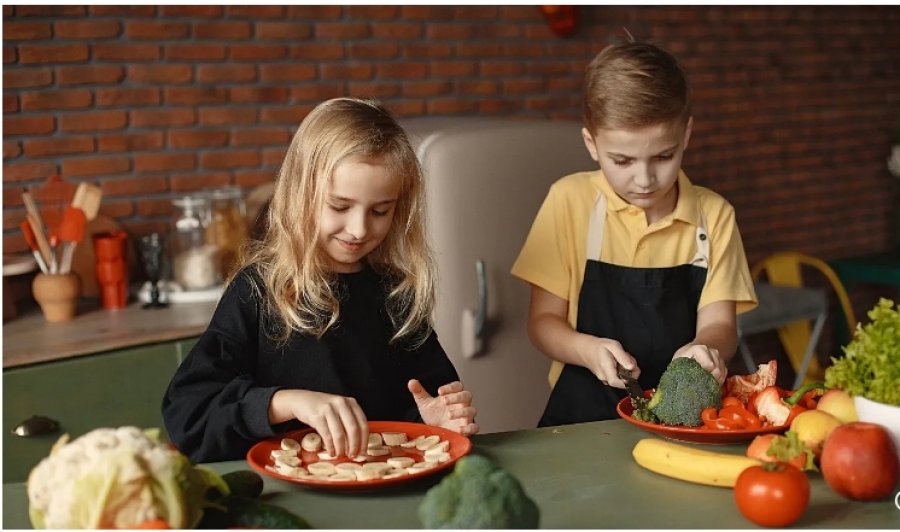 Studimi zbulon se dietat vegjetariane dhe vegane mund të jenë të shëndetshme për fëmijët, por bëni kujdes nga...