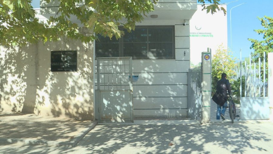 Shpërndanin drogë në zona të Tiranës, Gjykata cakton masat e sigurisë për 22 të arrestuarit