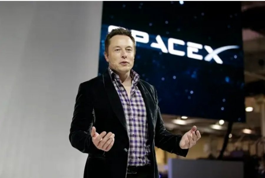 A do ti shesë Elon Musk aksionet e SpaceX për 800 miliardë dollarë?