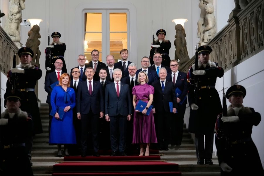 Betohet qeveria e re çeke, Babis zyrtarisht kryeministër