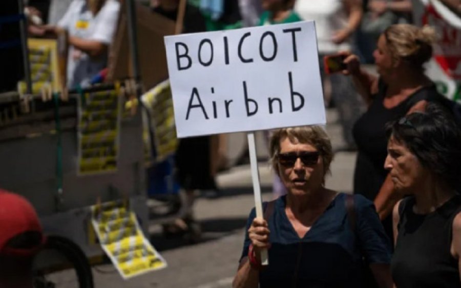 Airbnb gjobitet me 64 milionë euro nga Spanja për reklamimin e pronave pa licencë