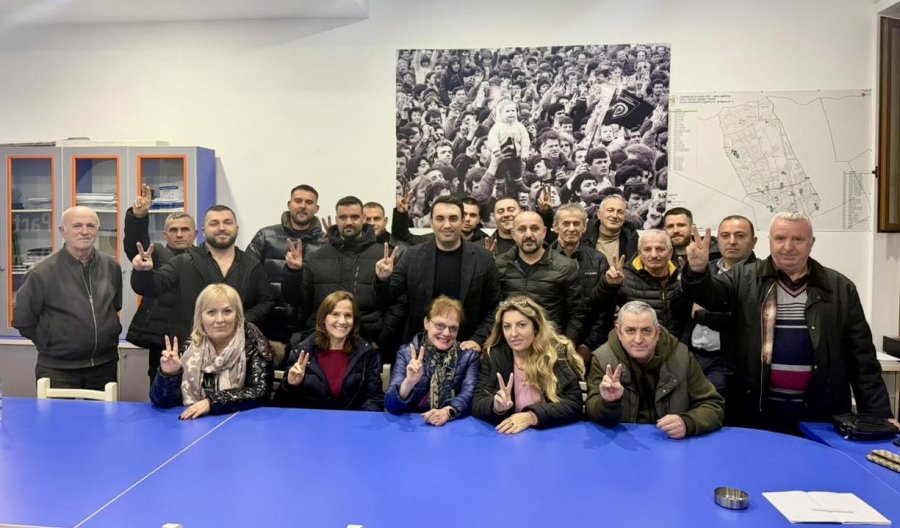 Këlliçi: Asnjë pushtet ilegjitim nuk mbahet me dhunë... Të hënën të gjithë në shesh!