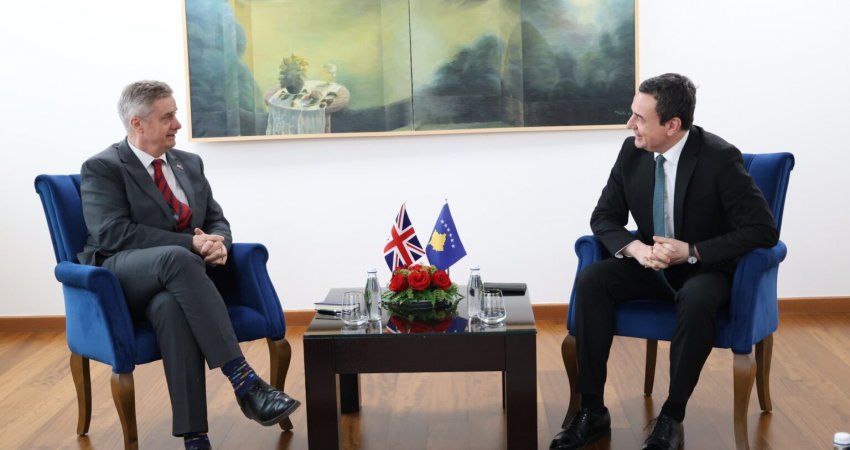 Kurti dhe Hargreaves flasin për rifillimin e progresit në dialog me Serbinë