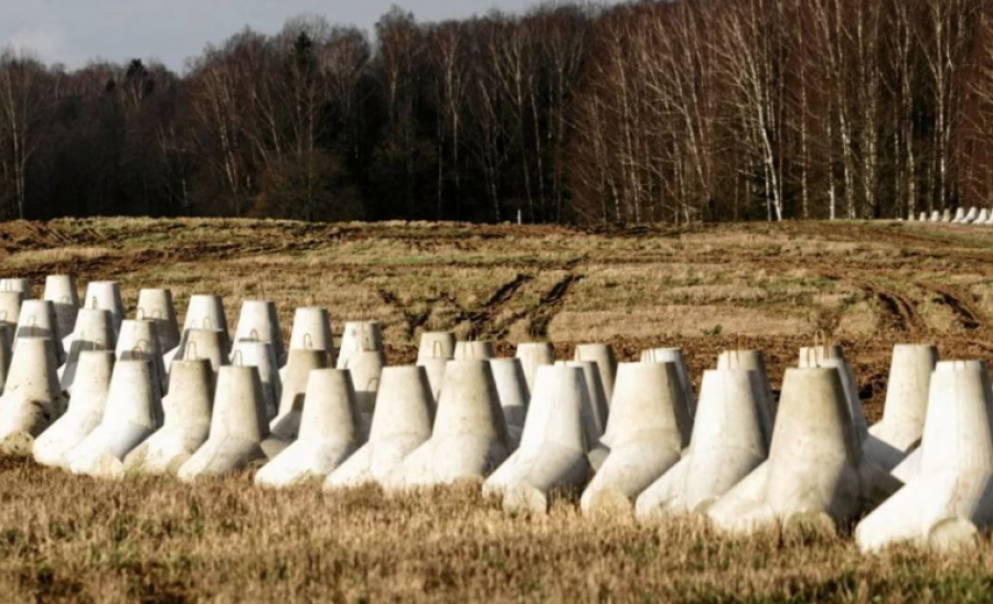 Polonia do të fillojë prodhimin e minave kundër personelit për t’i vendosur përgjatë kufirit lindor