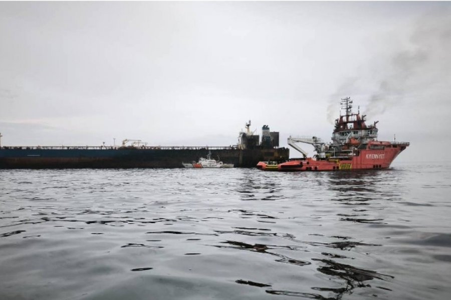 Ukraina godet një tanker rus në Detin Mesdhe