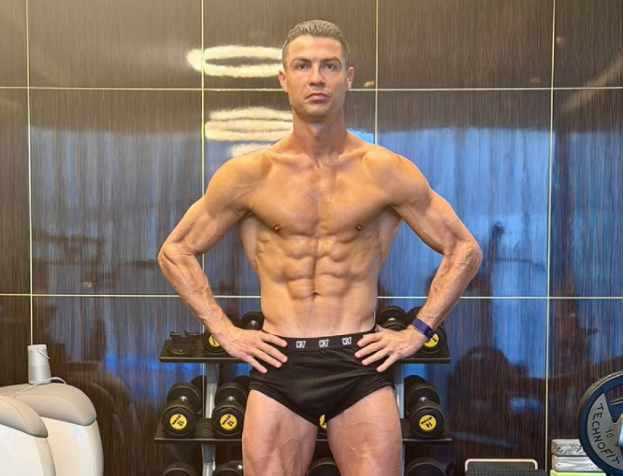 Trup i skalitur/ Cristiano Ronaldo shfaq formë mbresëlënëse në prag të 41-vjetorit