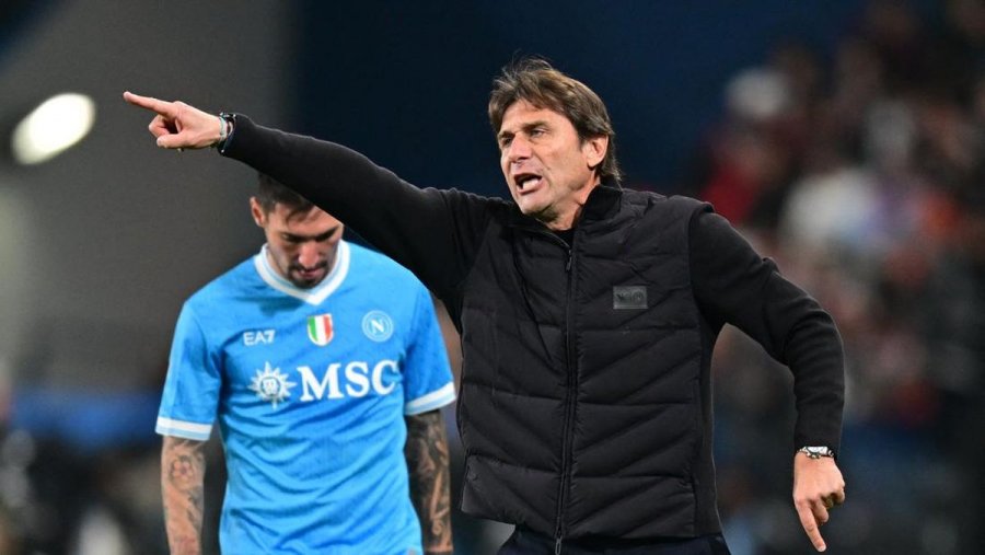 Si Conte kontrollon  me ‘telekomandë’ ndeshjet e mëdha dhe ‘luan’ me kundërshtarët