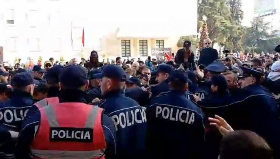 Protesta para kryeministrisë/ Lapaj: Rama nuk i mbajti premtimet, të dorëhiqet