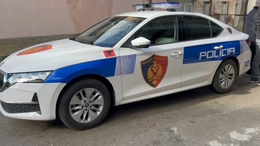 Tiranë, sekuestrohet 1.5 kg lëndë narkotike e ardhur nga Kanadaja, pranga 23-vjeçarit nga Dibra