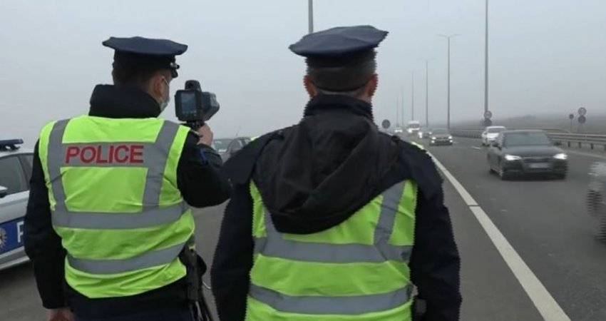 Për 24 orë, policia shqiptoi mbi 1400 gjoba trafiku