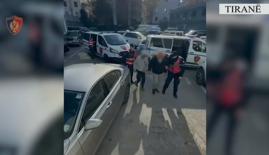 Goditet trafiku i emigrantëve në Kukës, arrestohen 2 persona, transportonin 12 shtetas të huaj 