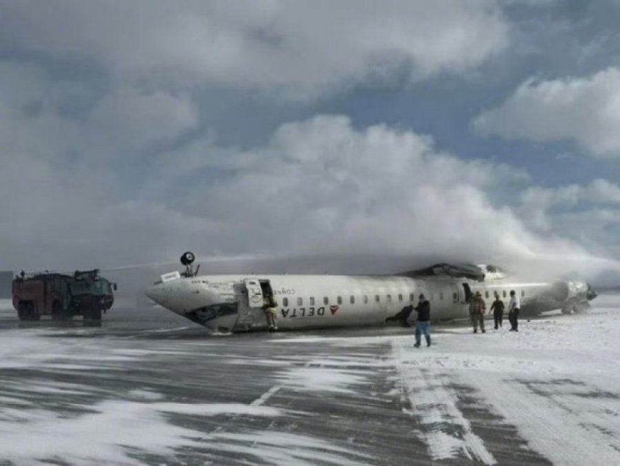 Jam me fat, flet njëri nga pasagjerët e shpëtuar nga përmbysja e aeroplanit në Kanada