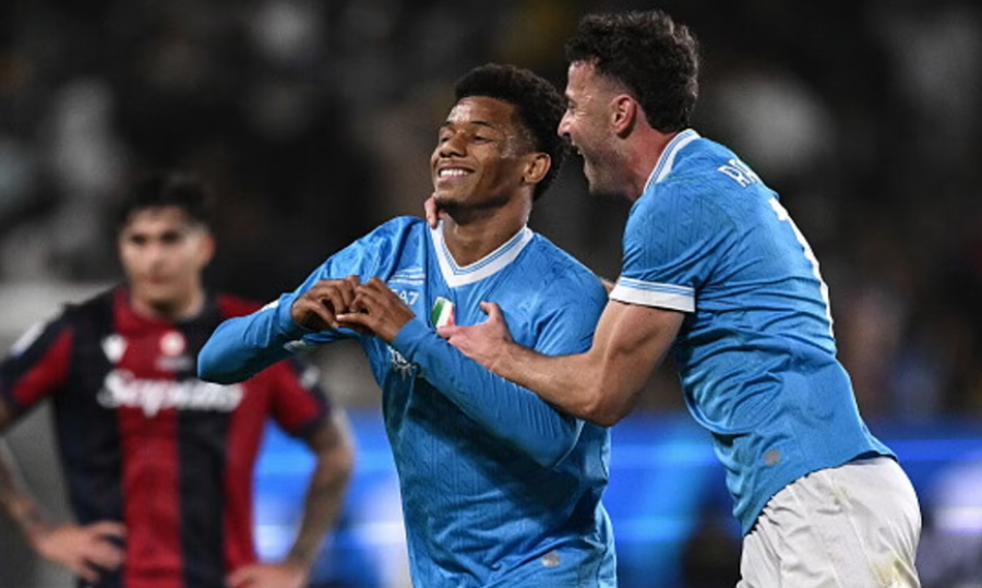 Neres ‘fundos’ Bologna-n, Napoli fiton për herë të tretë Superkupën e Italisë