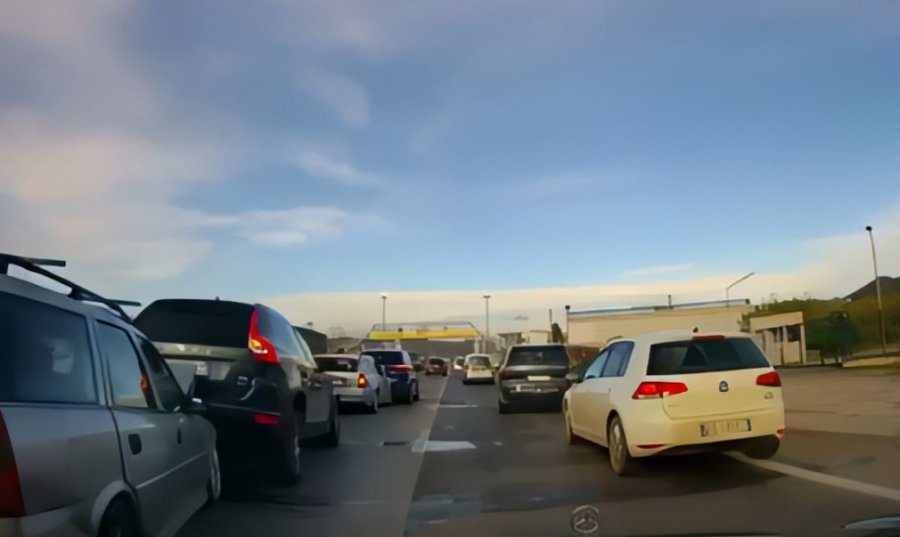 Aksident zinxhir në autostradën Tiranë–Durrës, përplasen 6 makina