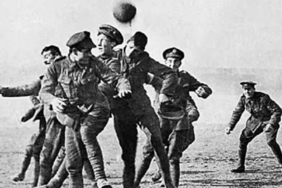Armëpushimi i Krishtlindjes 1914, ndeshja që ndali luftën botërore për një ditë