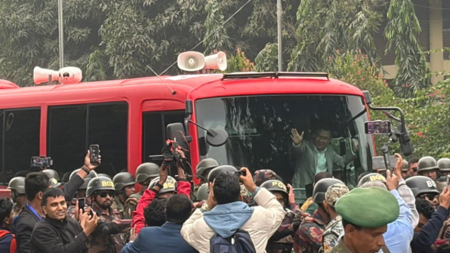 Bangladesh: Tarique Rahman, udhëheqësi i partisë kryesore të opozitës, kthehet në vend pas 17 vitesh në mërgim