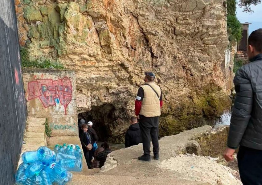 ‘Vlora 3 ditë pa ujë të pijshëm’/ Berisha publikon mesazhin e qytetarit: U qelbëm, s’kemi ku lahemi, jemi bërë si në Somali