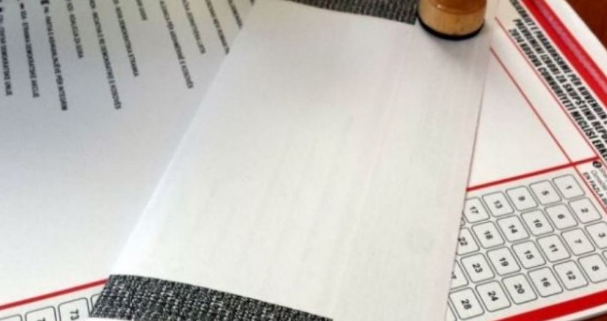4 mijë fletëvotime me shenja tek numrat 63 dhe 64 në një qendër në Rahovec