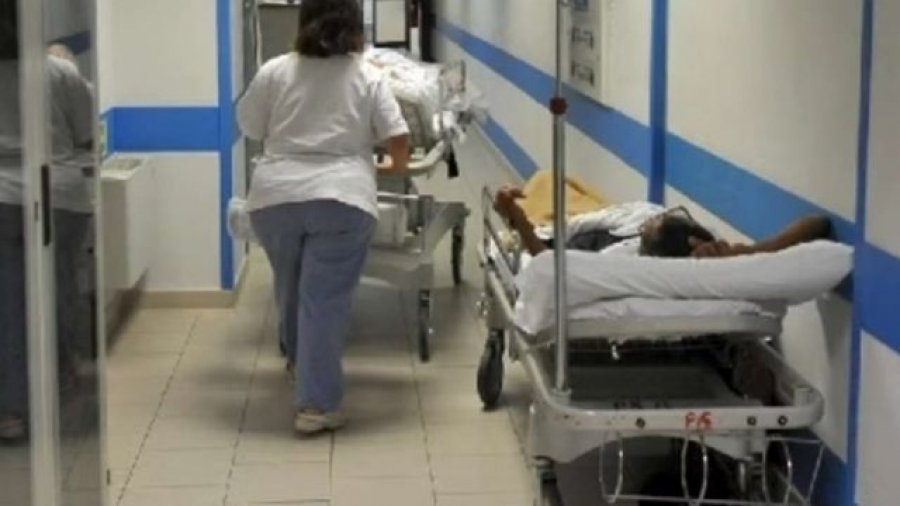 Tentoi të vriste shokun e dhomës në spitalin e Romës, arrestohet 43-vjeçari indian