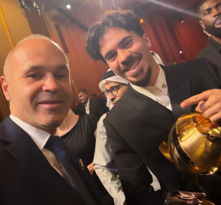 Vitinha me legjendën Iniesta: Çfarë fati, një referencë absolute!