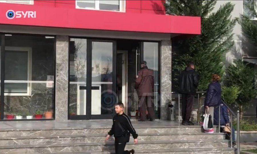 Fluksi i lartë i pacientëve në Urgjencën e Elbasanit gjatë fundvitit