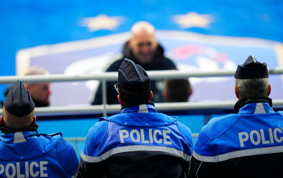 Francë, polici sanksionohet pasi pranoi 60.300 euro dhuratë nga Mbappé
