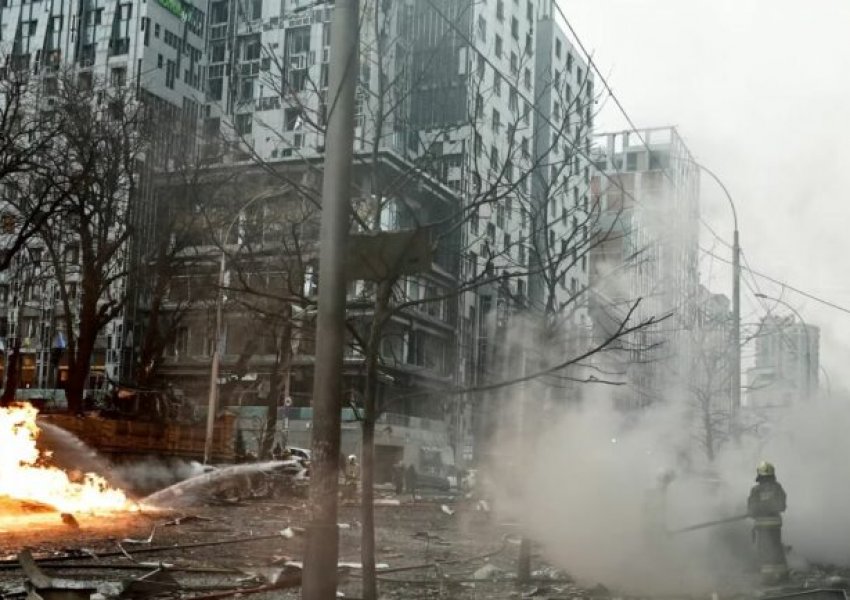 Sulmet me dronë dhe raketa ruse vrasin 4 persona në Ukrainë