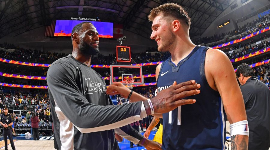Kryhet transferimi më i bujshëm i historisë së NBA-së