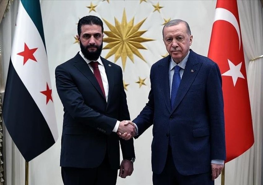 Presidenti Erdogan dhe presidenti i përkohshëm sirian Sharaa, nisin bisedimet në Ankara