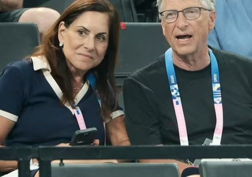 Bill Gates nuk fshihet më! Prezanton të dashurën e re, ja kush është 