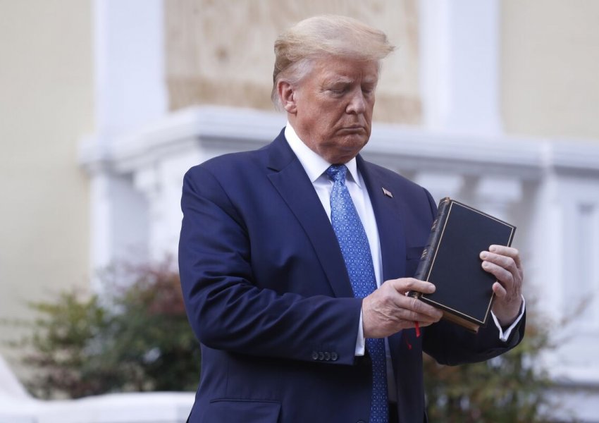 SHBA/ Trump krijon zyrën e cila do të mbrojë të drejtat e të krishterëve