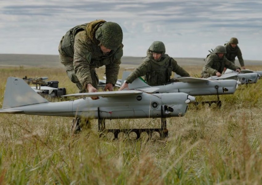 Vullnetarët në Ukrainë: Po sulmohemi nga dronët rusë
