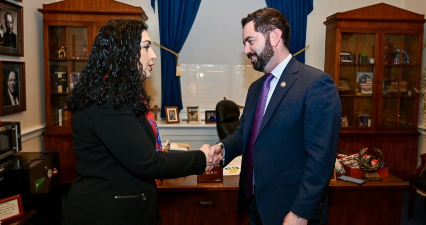 Osmani takohet me kongresistin Lawler: Mbështetja e ShBA-së, vendimtare për rrugëtimin e Kosovës