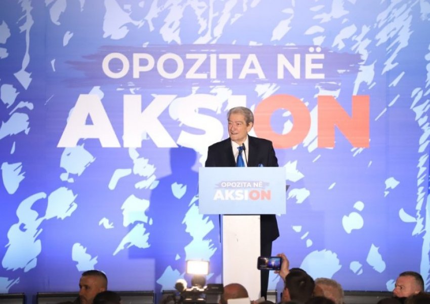 Protesta e 8 shkurtit/ Berisha shpalos programin: Do të sjellim rritje pagash dhe pensionesh, do të rikthejmë demokracinë e vërtetë në Shqipëri