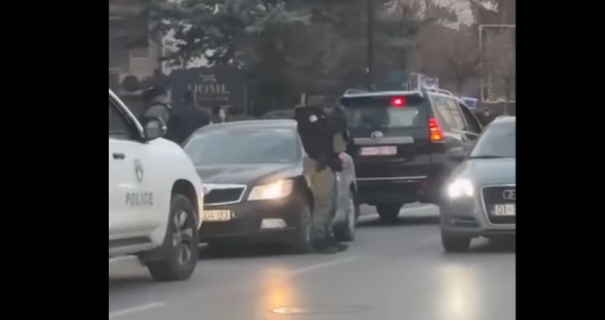 Policë të Njësisë Speciale u panë tek zyrat e KQZ’së, Kelani: Detyra rutinë në përcjellje të ndonjë materiali