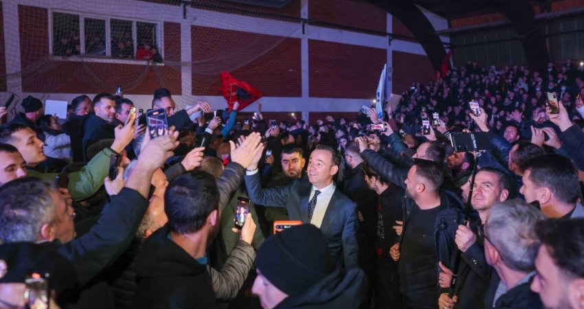 PZAP e gjobiti VV’në me 8 mijë euro në ditën e zgjedhjeve, shkak deklaratat e Pecit e fëmijët në tubim