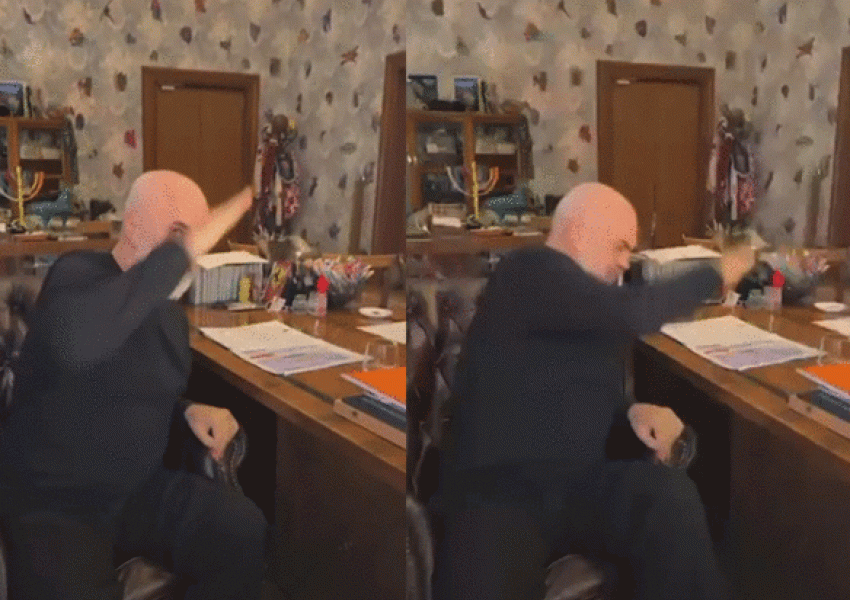 VIDEO/ Rama i shpërfytyruar, sulmon opozitën, godet tavolinën, shan, kap kokën me duar