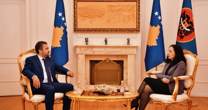 Rezultatet e zgjedhjeve, Osmani takohet me Radoniqin – KQZ në pritje të raportit për mosfunksionimin e platformës