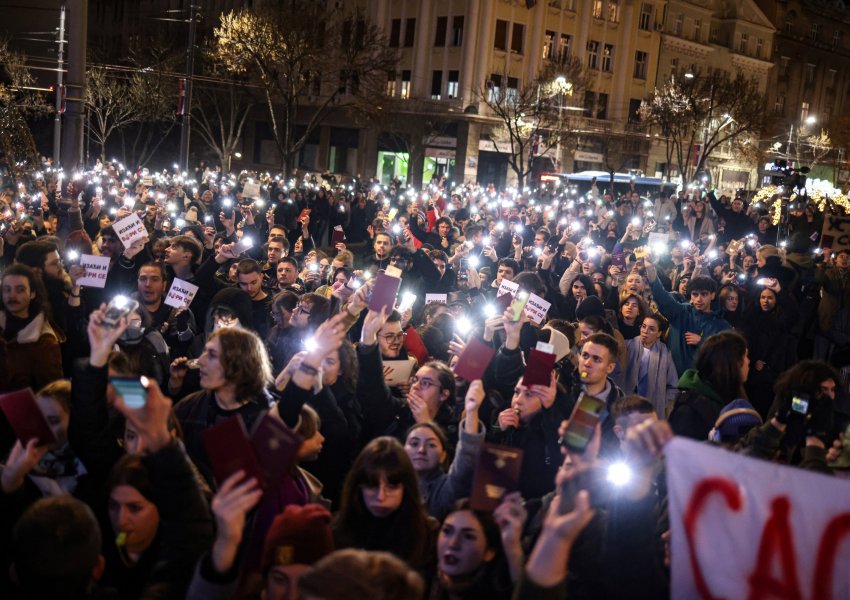Studentët paralizojnë Serbinë/ Kragujevci do të bllokohet për 15 orë