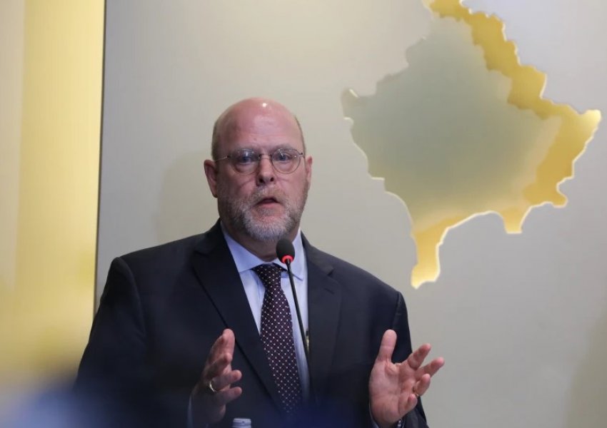 Hovenier këshillon të dërguarin e BE-së: Mos negocio zotime të reja
