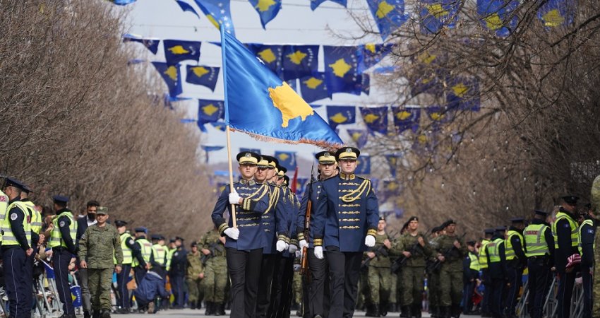FSK dhe Policia e Kosovës parakalojnë sot në Prishtinë