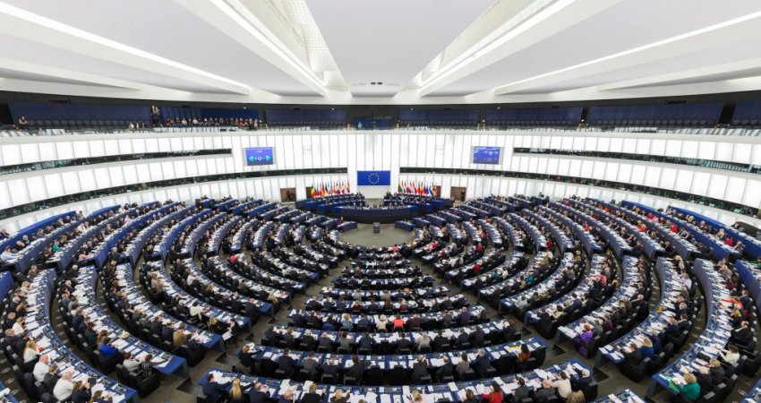   Sot diskutohet draftraporti i BE-së, Parlamenti Evropian kërkon heqjen e masave ndaj Kosovës