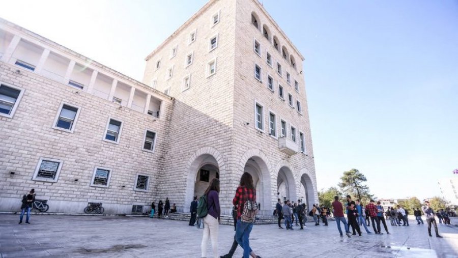 Studentëve u ‘humbasin’ notat/ Problemet teknike në sistemin digjital, u rrezikojnë përfundimin e vitit studimor