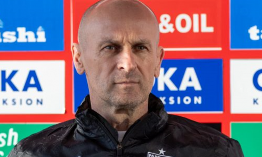 Humbi me Bylisin, Partizani shkarkon trajnerin serb