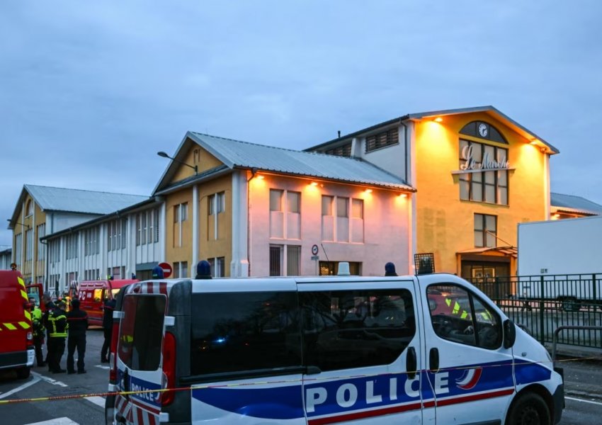 Vrasja në Francën lindore, presidenti Macron: Sulmi me thikë ishte akt terrorizmi islamist